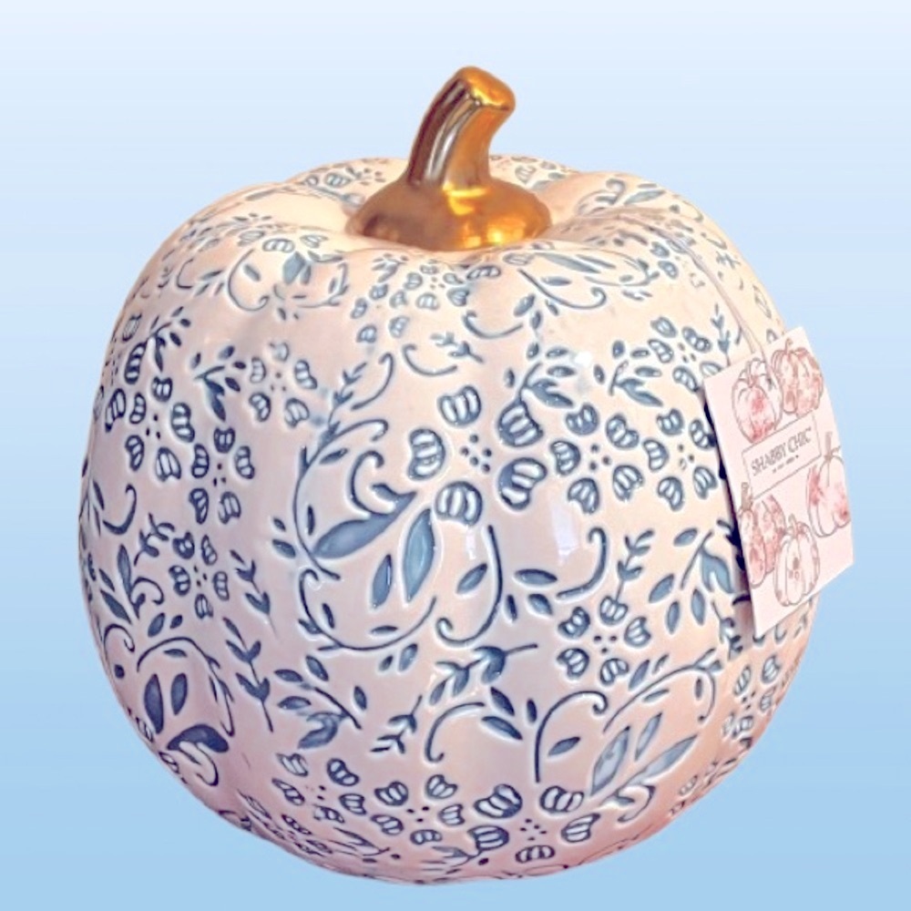 🆕- Shabby Chic- Blue & White Ceramic Chinoiserie Pattern Trending Pumpkin. NWT